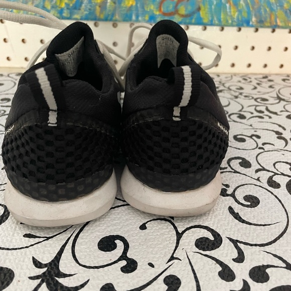 Ladies ASICS sneaker 👟size 5 - Picture 4 of 5